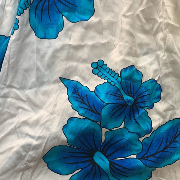 Gorgeous White Floral Flowy Sundress - Picture 2 of 3